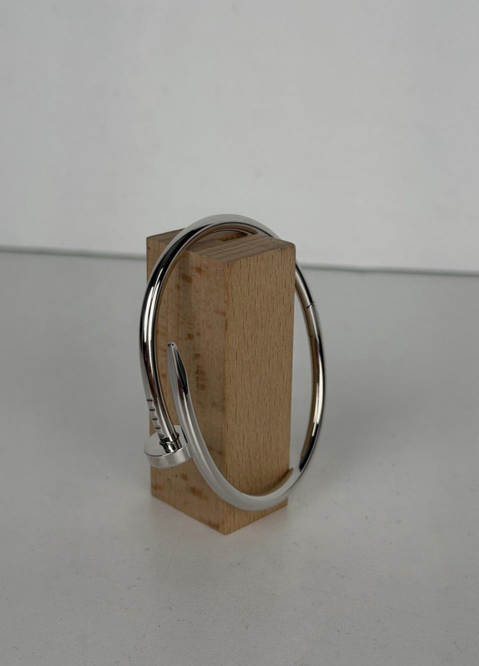 Cartier Juste UN Clou Classic Bracelet in White Gold 18k Size 16
